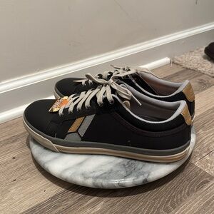 Sketchers relaxed fit memory foam sneakers